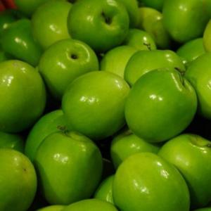 Daržovių padažas žiemai su salierais ir obuoliais