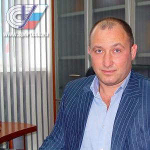 V kazenskem primeru skupine Golyanov, Alexander Nikolaevich Bleer, zakaj je odstopil?