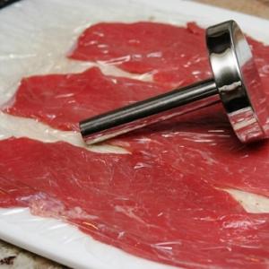 Čo sa dá z teľacieho mäsa uvariť rýchlo a chutne, aby bolo mäkké?