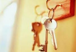 Kako nekdanjega lastnika odpisati iz kupljenega stanovanja, če se ne odjavi?