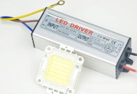 Šviesos diodų tvarkyklė iš energiją taupančios lempos