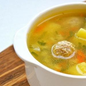 Kaip virti mėsos kukulių sriubą (receptas žingsnis po žingsnio)
