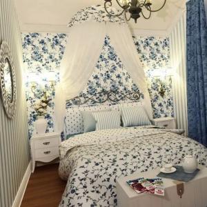 Ein Schlafzimmer im Provence-Stil einrichten: Tipps zur Auswahl von Farben, Möbeln und Oberflächen