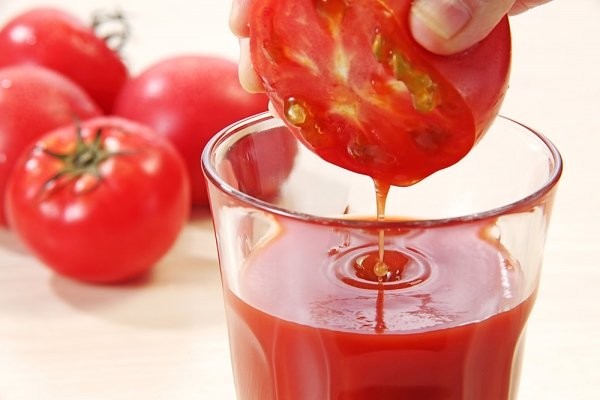 Wie man Tomatensaft zur Gewichtsreduktion macht